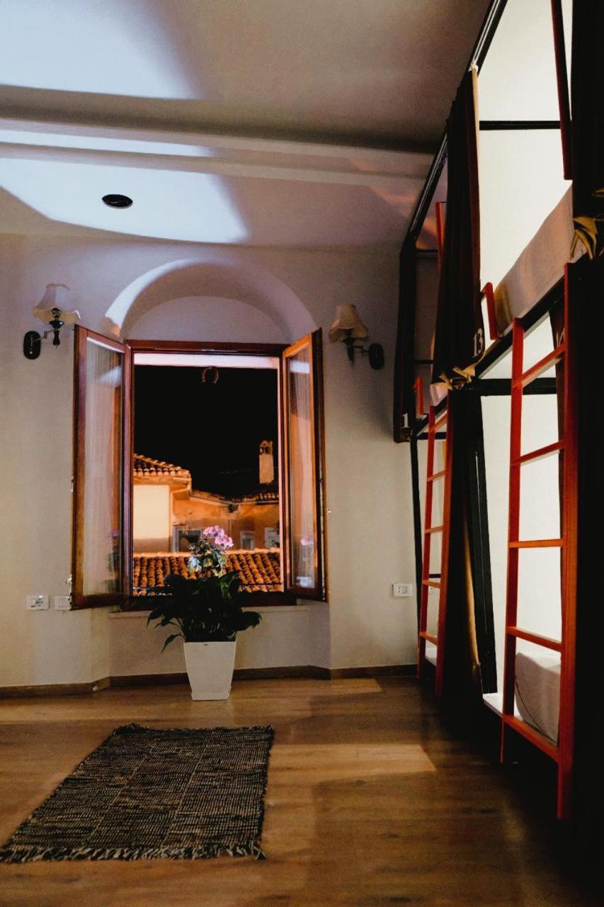Scodrinon Hostel Shkodër 外观 照片